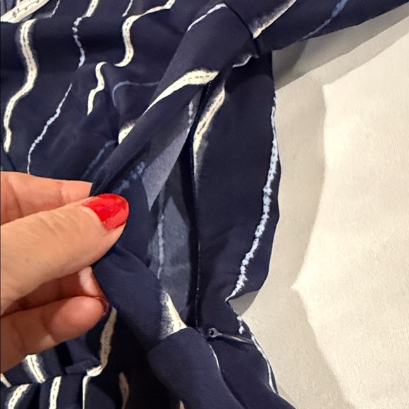 H by Halston Top Navy Striped Women's Size M - Picture 13 of 16